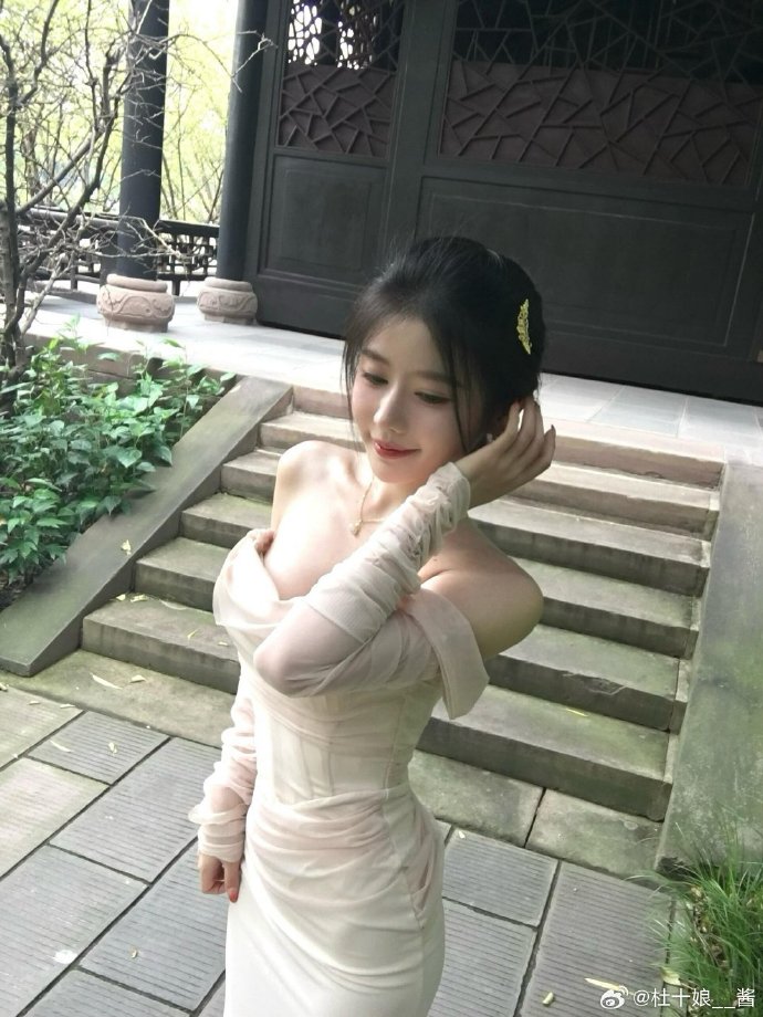 装台 封面